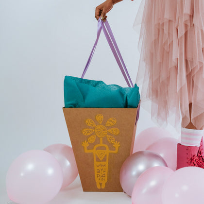 Flowers' Cuddles branded box for your bouquet